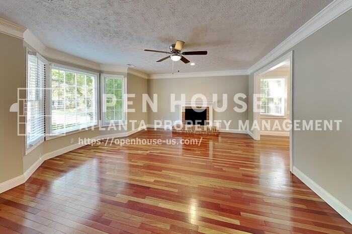 2406 Southern Oak Dr Sw - Photo 4 of 21