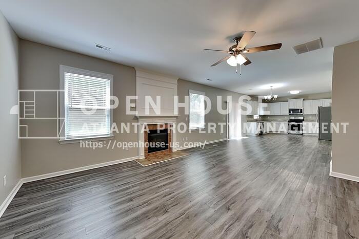 3613 Aberdeen Way - Photo 5 of 22