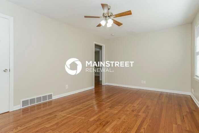 5706 E 101st St - Photo 5 of 17