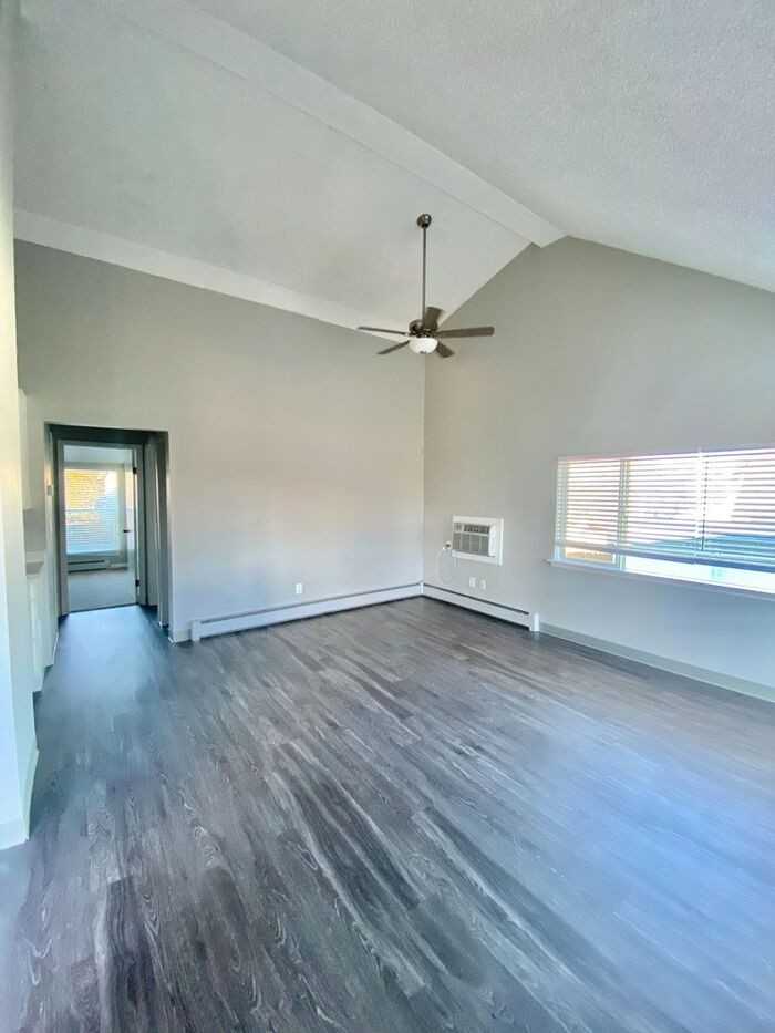 1925 Pecan St #A - Photo 3 of 9