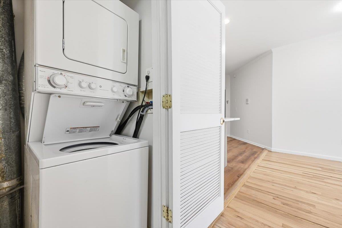 205 Madison St - Photo 5 of 12