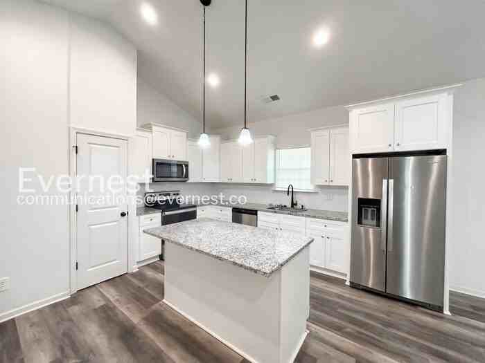 10824 Mount Holly Rd - Photo 5 of 17