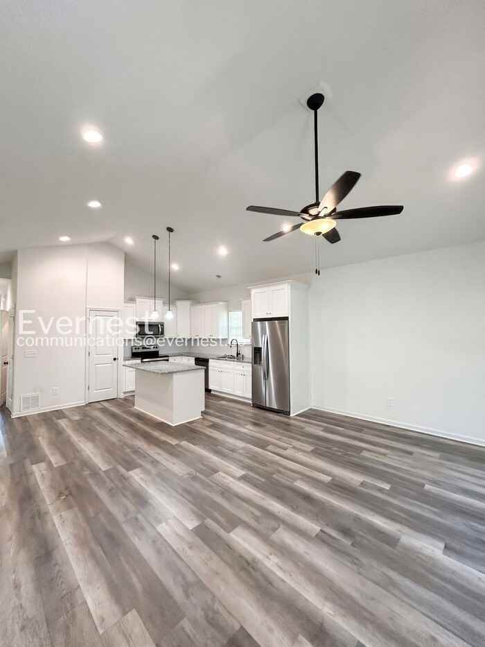 10824 Mount Holly Rd - Photo 6 of 17