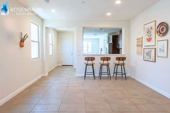 1533 W Sabel Ct - Photo 4 of 25