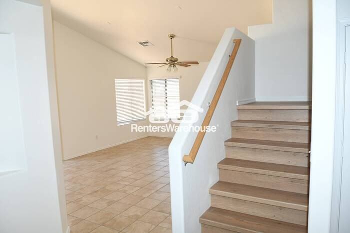 10426 W Oregon Ave - Photo 2 of 18