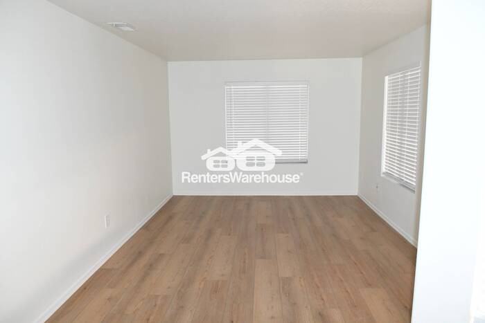 10426 W Oregon Ave - Photo 4 of 18