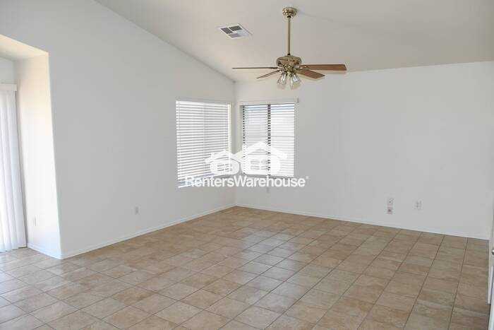 10426 W Oregon Ave - Photo 5 of 18