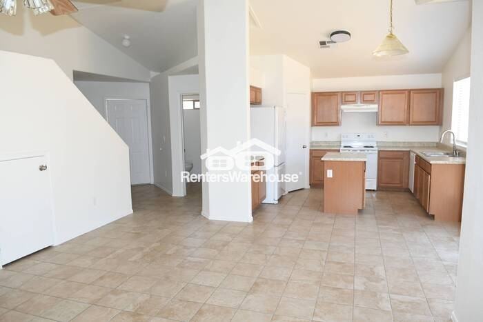 10426 W Oregon Ave - Photo 6 of 18