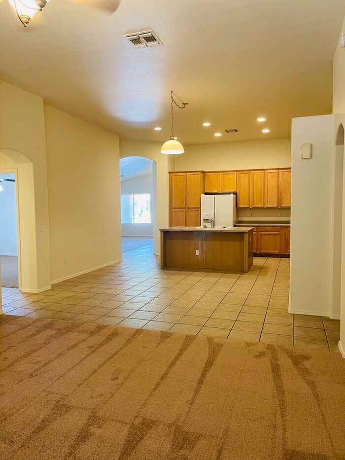 8201 W Quail Ave - Photo 5 of 23