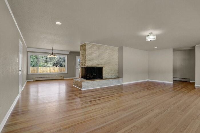 1102 Skyway Blvd - Photo 4 of 29