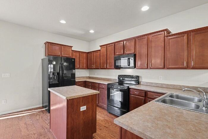 4822 Condor Creek Pt - Photo 7 of 31