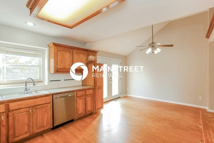 817 Sw Highland Ave - Photo 7 of 17