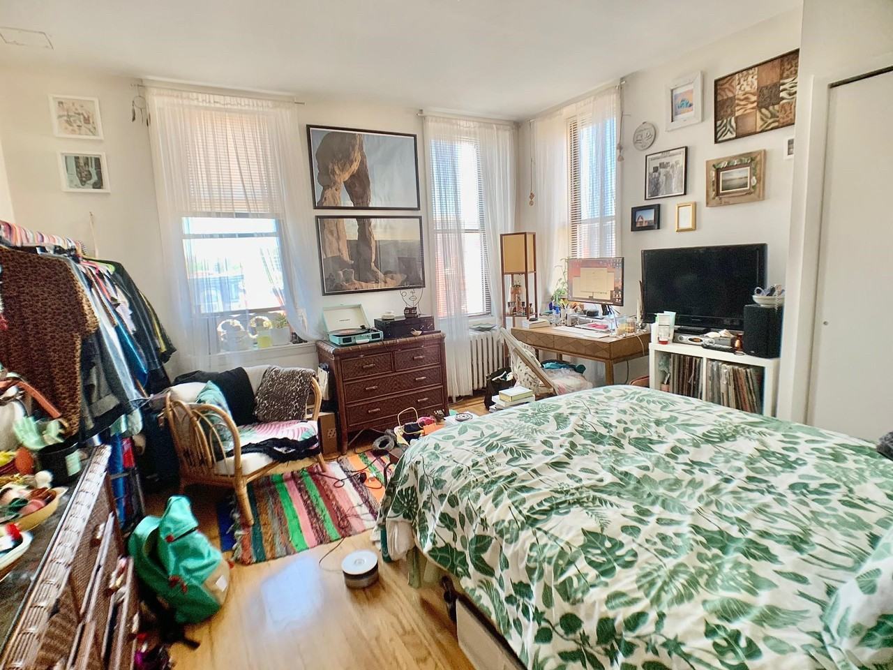 1131 Washington St - Photo 4 of 17