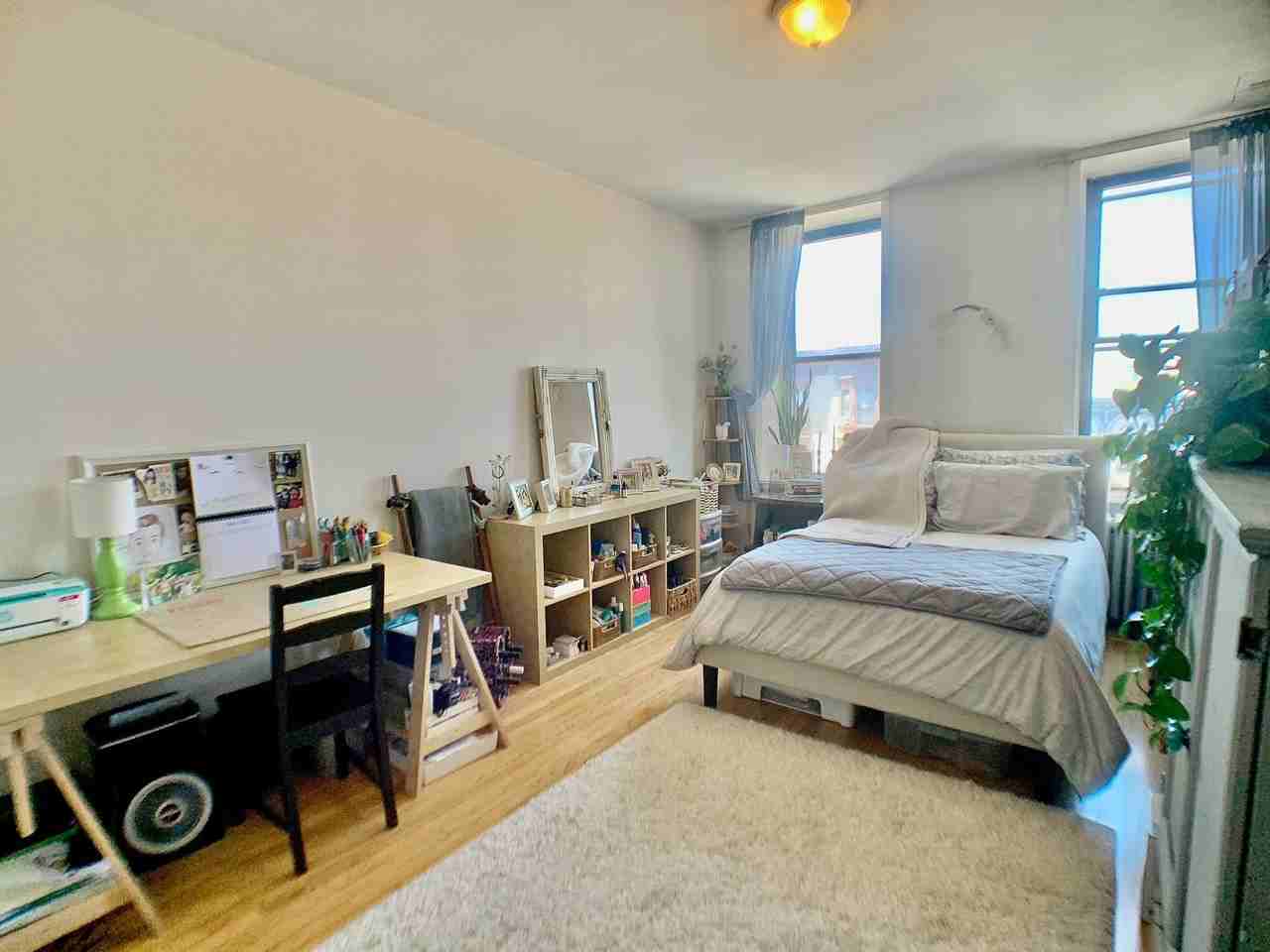 1131 Washington St - Photo 7 of 17