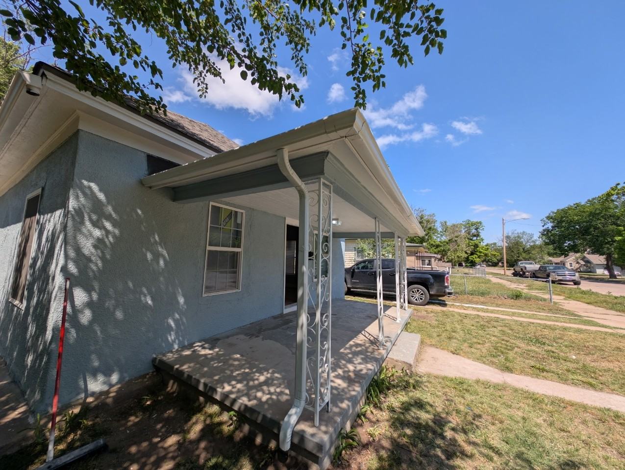 804 E 8th Ave - Photo 4 of 20