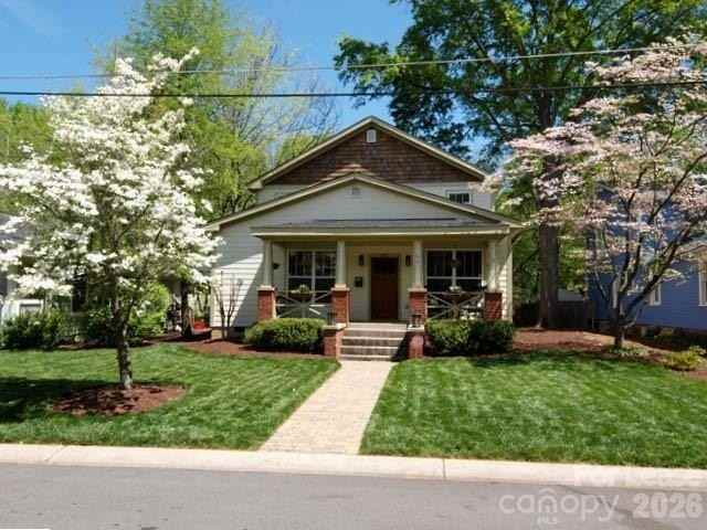 821 E 37th St - Photo 3 of 16