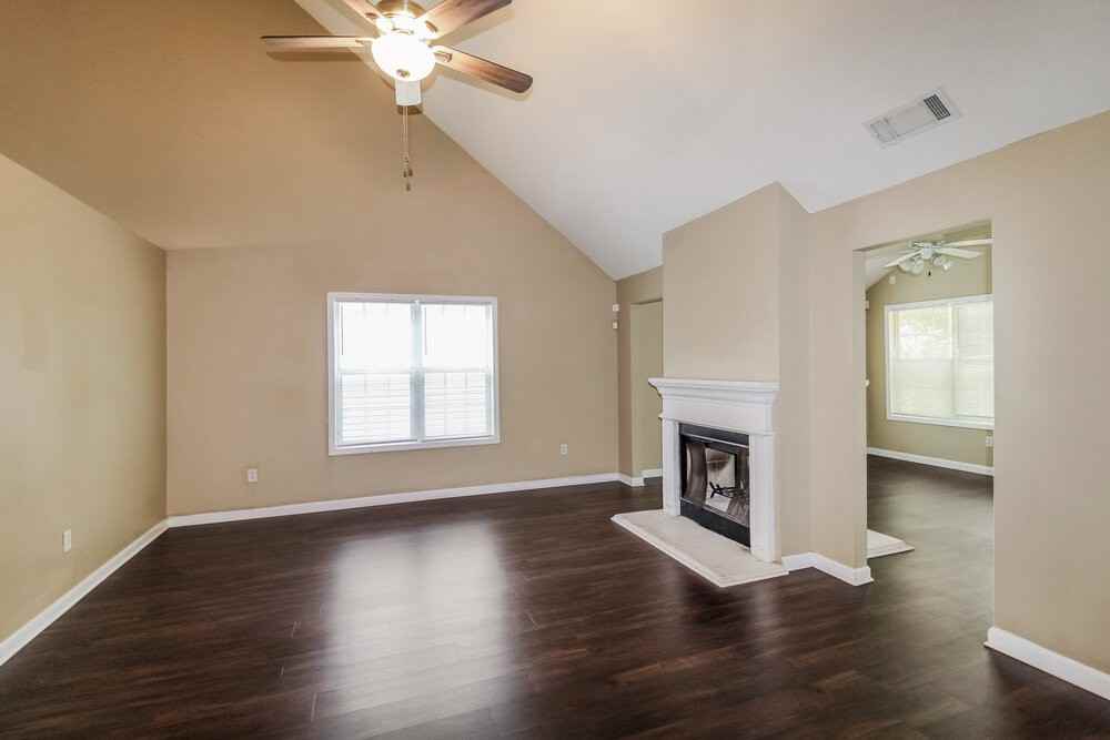 6581 Lake Mill Trce - Photo 4 of 17