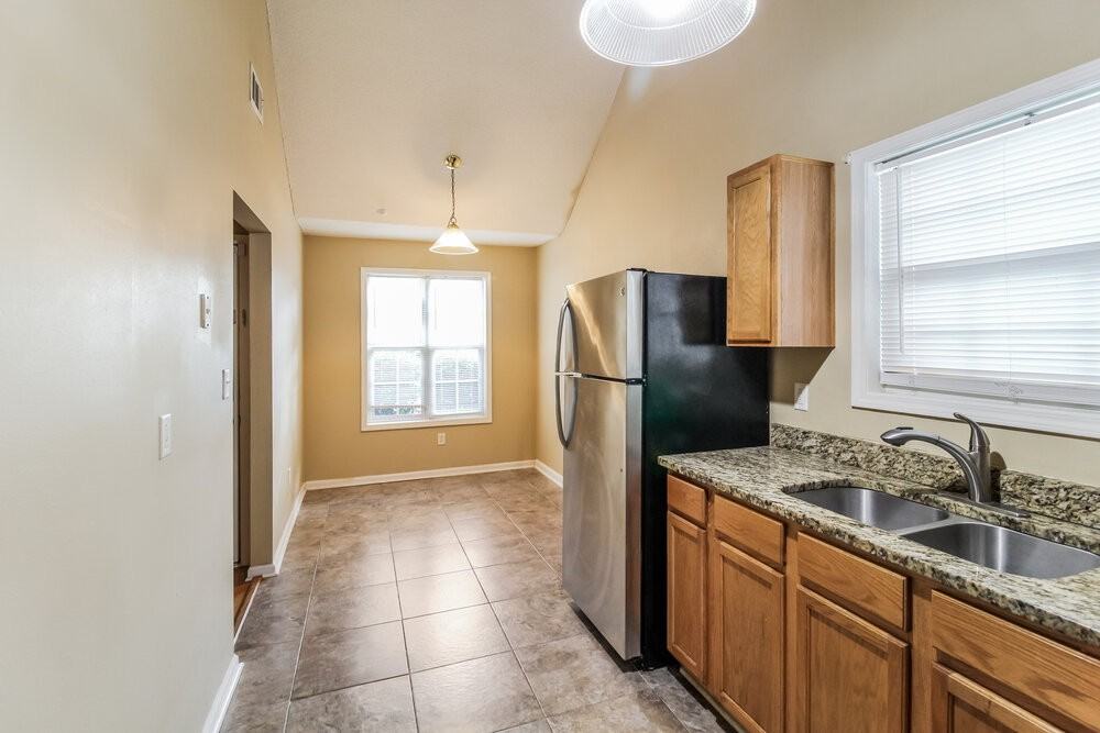 6581 Lake Mill Trce - Photo 6 of 17