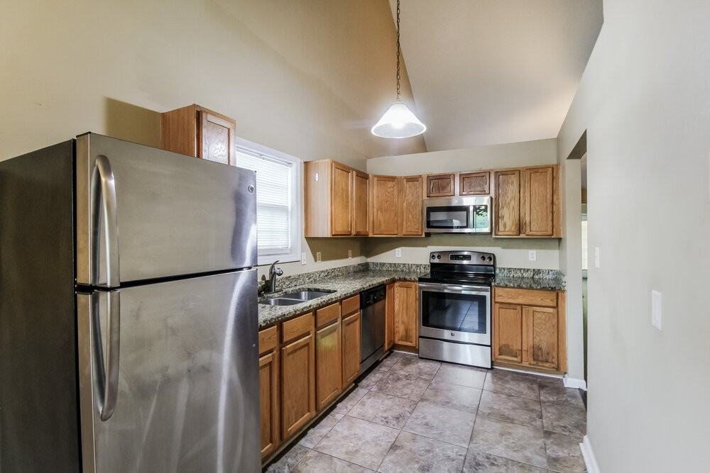 6581 Lake Mill Trce - Photo 7 of 17