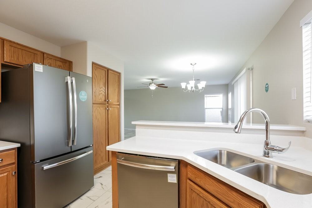 11845 W Lupine Ave - Photo 7 of 17