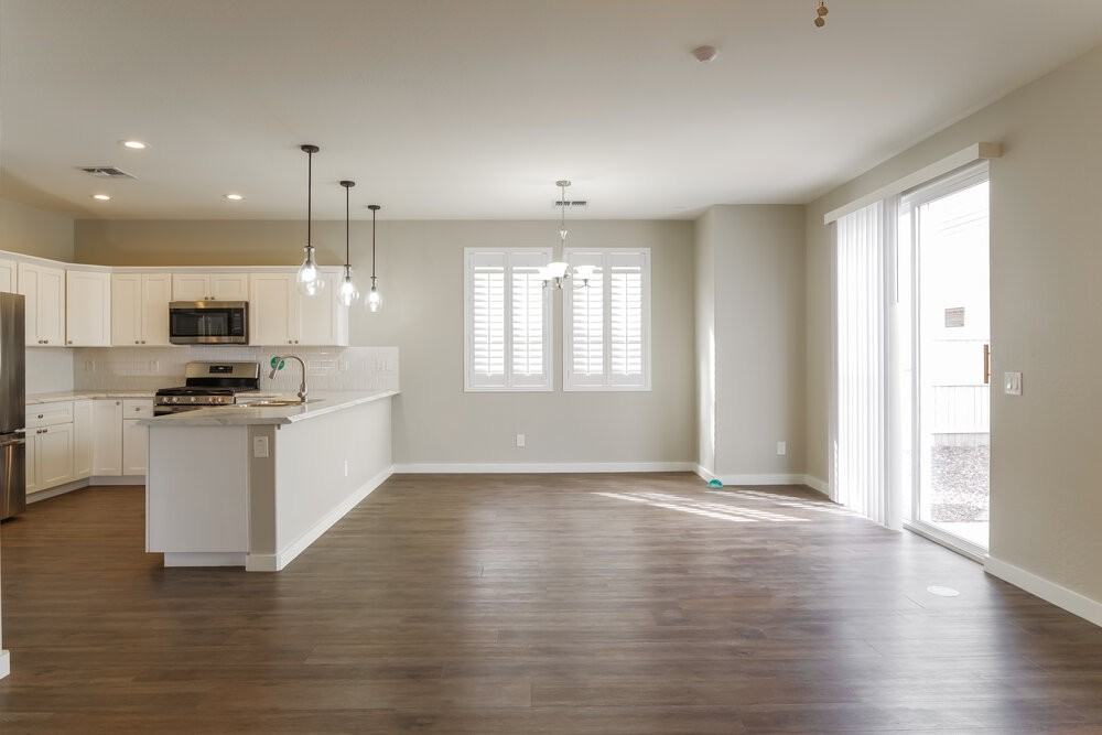 3218 W Glendale Ave #37 - Photo 4 of 17