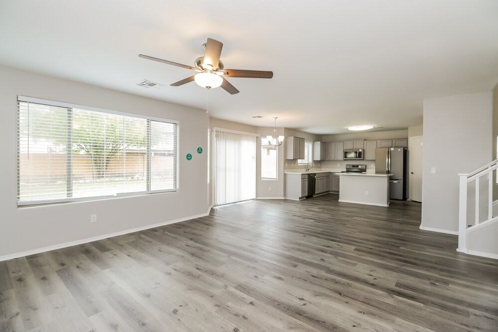 8834 W Toronto Way - Photo 4 of 17