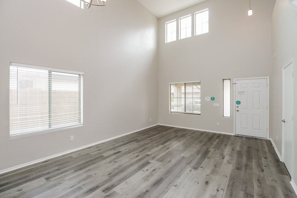 8834 W Toronto Way - Photo 7 of 17
