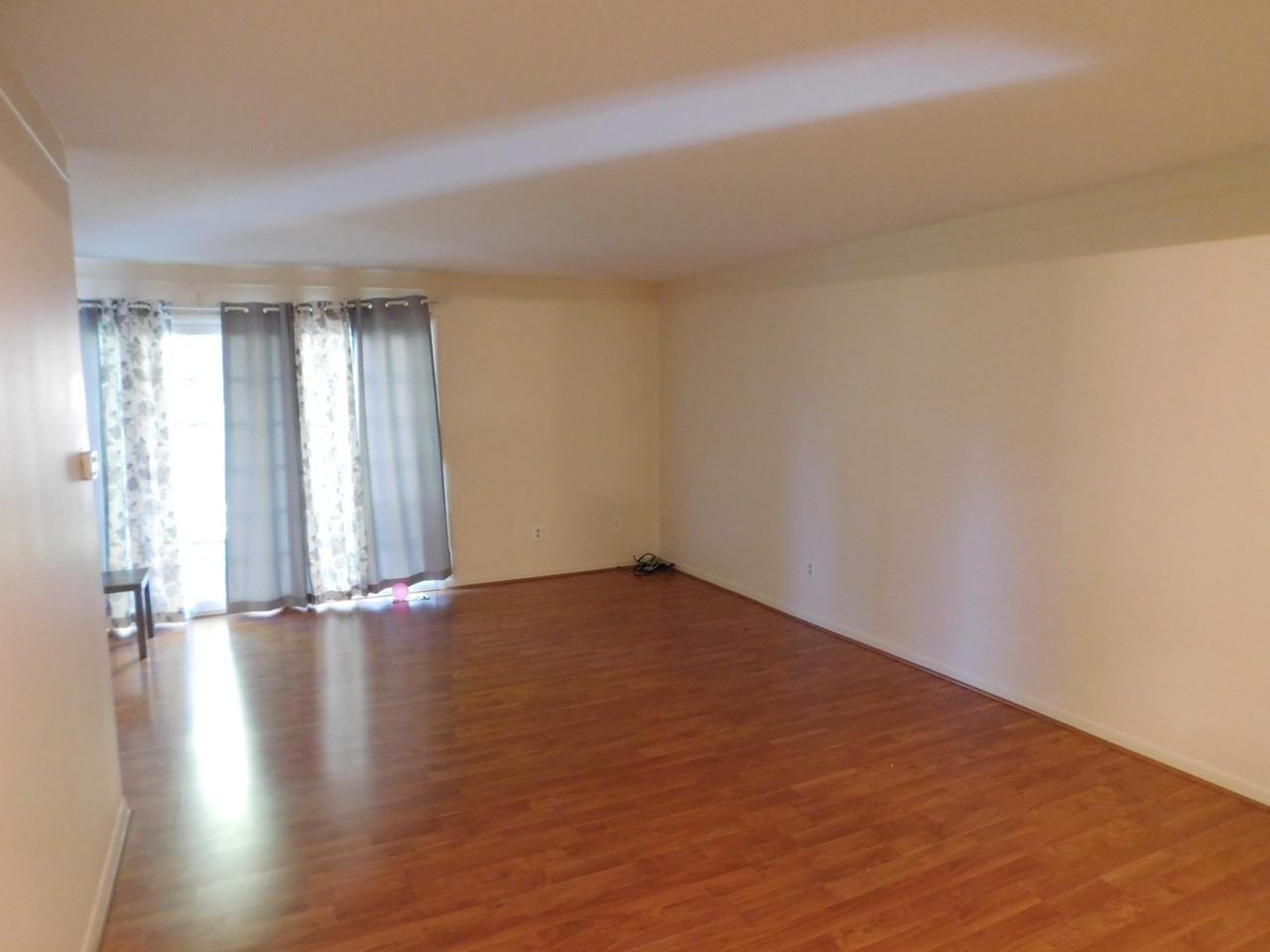 444 Fox Hills Dr N #3 - Photo 5 of 18