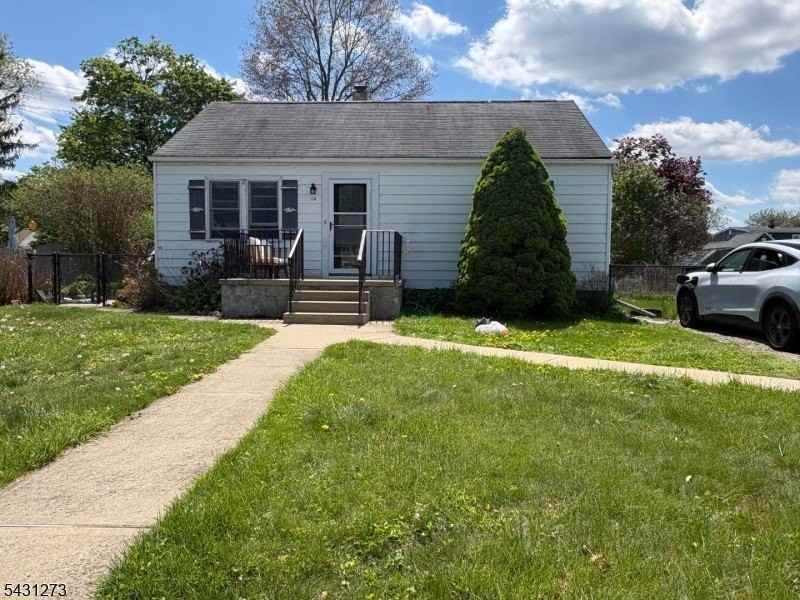 14 Roxbury Dr - Photo 2 of 8