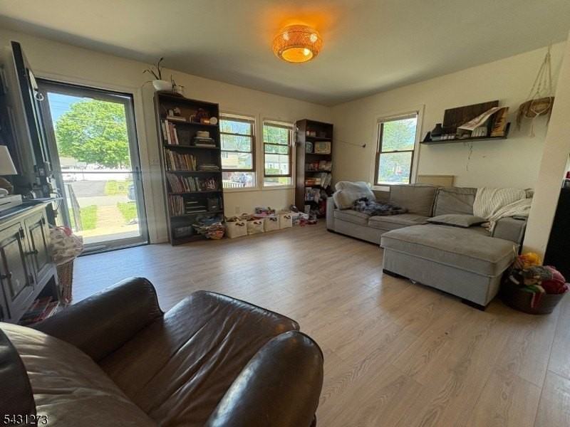 14 Roxbury Dr - Photo 5 of 8