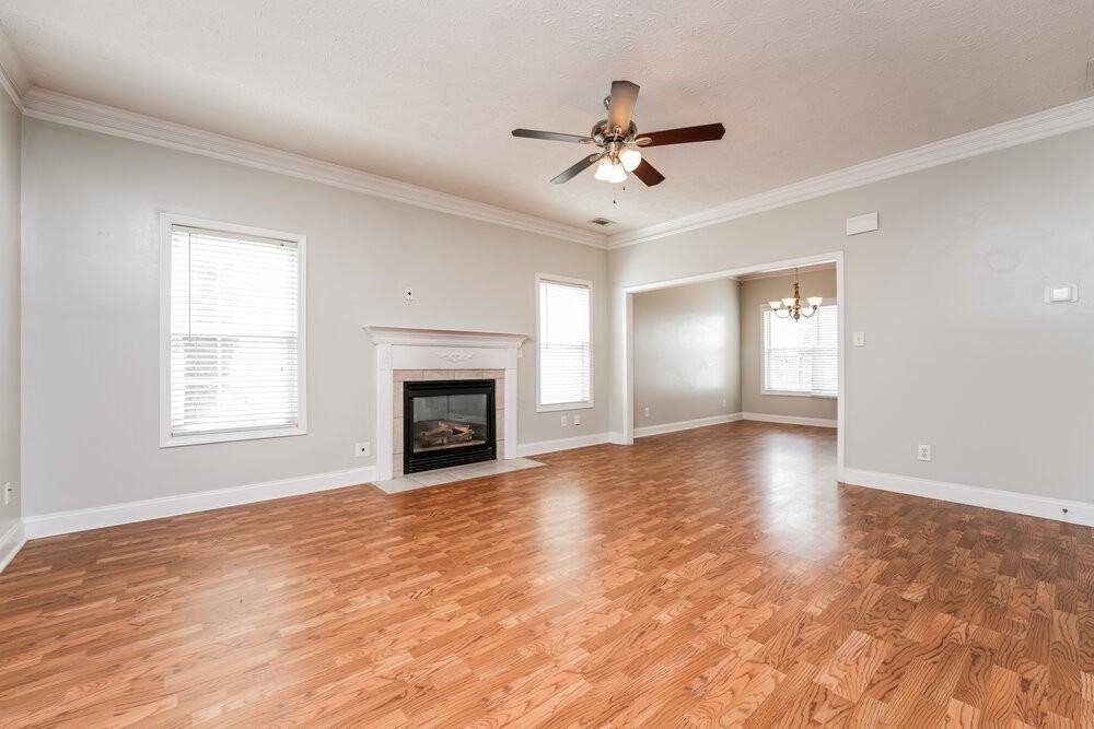 2005 Towne Park Dr - Photo 4 of 17