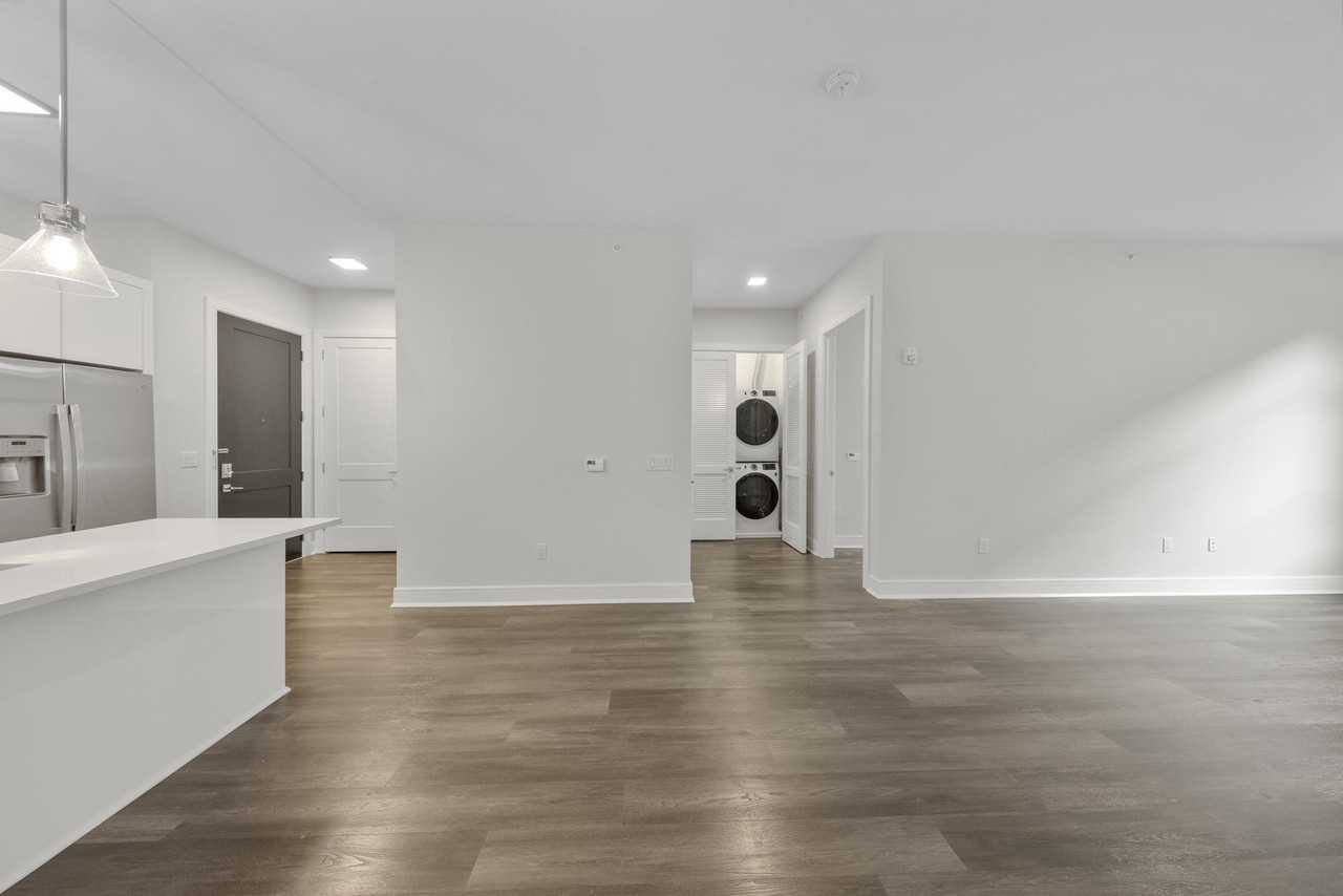 121 34th St - Photo 5 of 15
