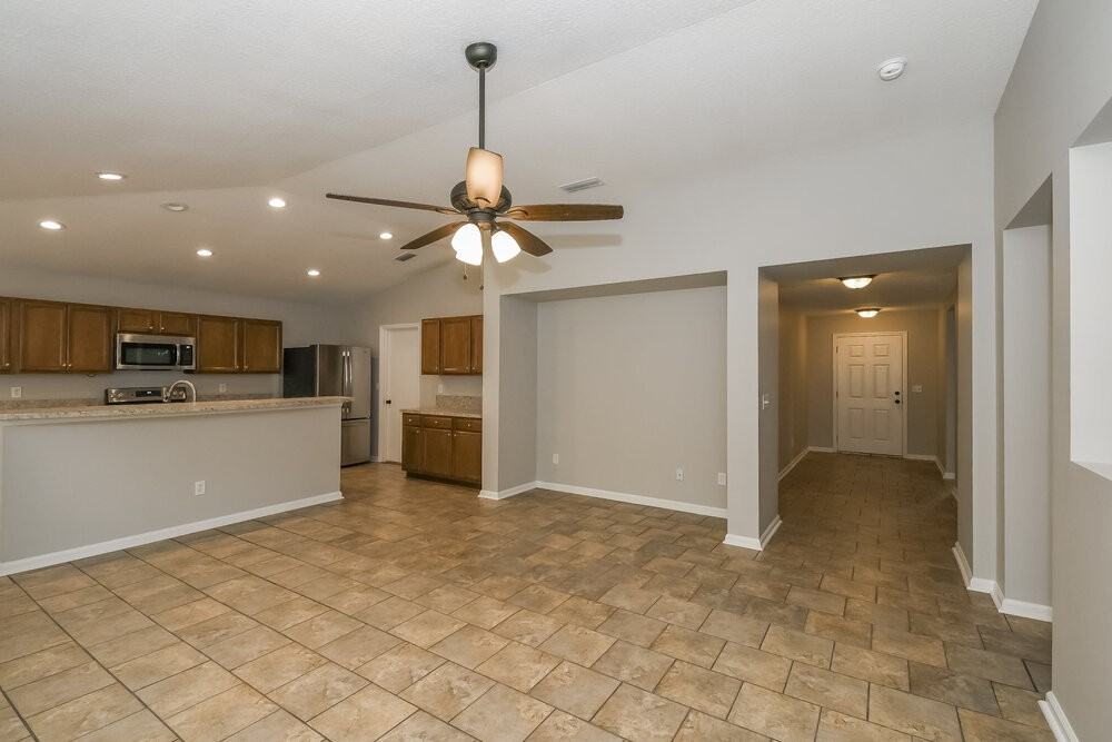 12616 Pine Marsh Way - Photo 4 of 16