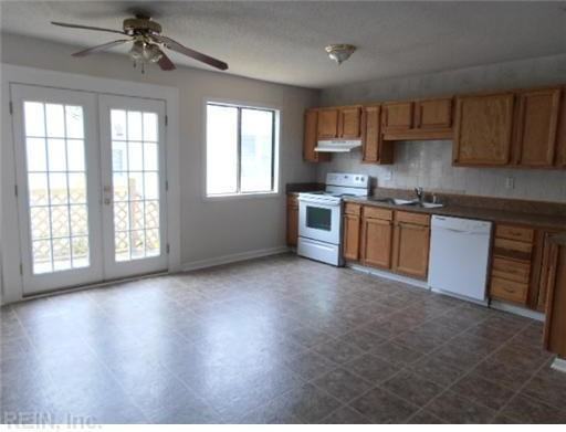 3640 Robin Hood Rd #1 - Photo 4 of 8