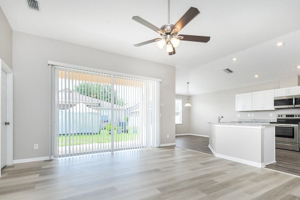 1221 Barclay Wood Dr - Photo 4 of 16