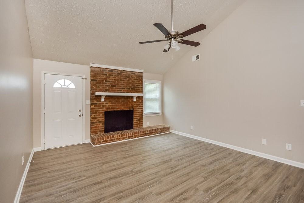 417 Willow Ct Se - Photo 3 of 16