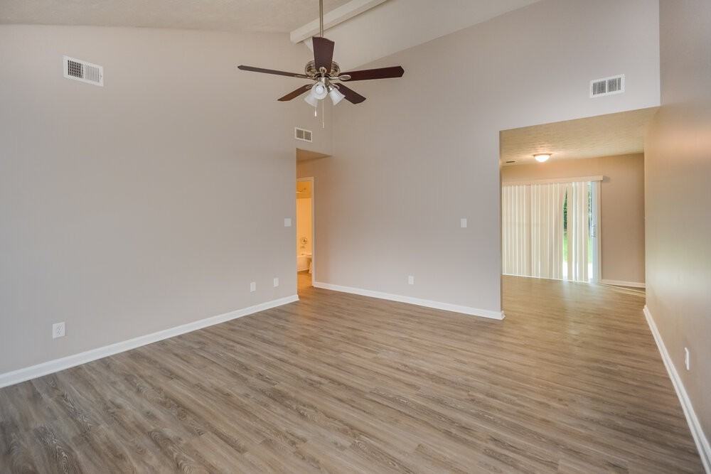 417 Willow Ct Se - Photo 4 of 16
