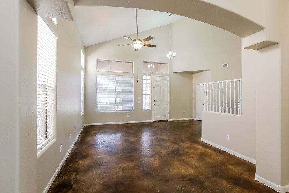 13311 W Stella Ln - Photo 6 of 17