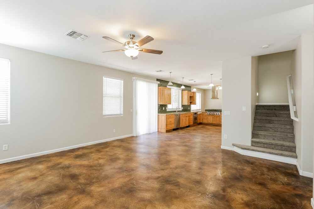 13311 W Stella Ln - Photo 7 of 17