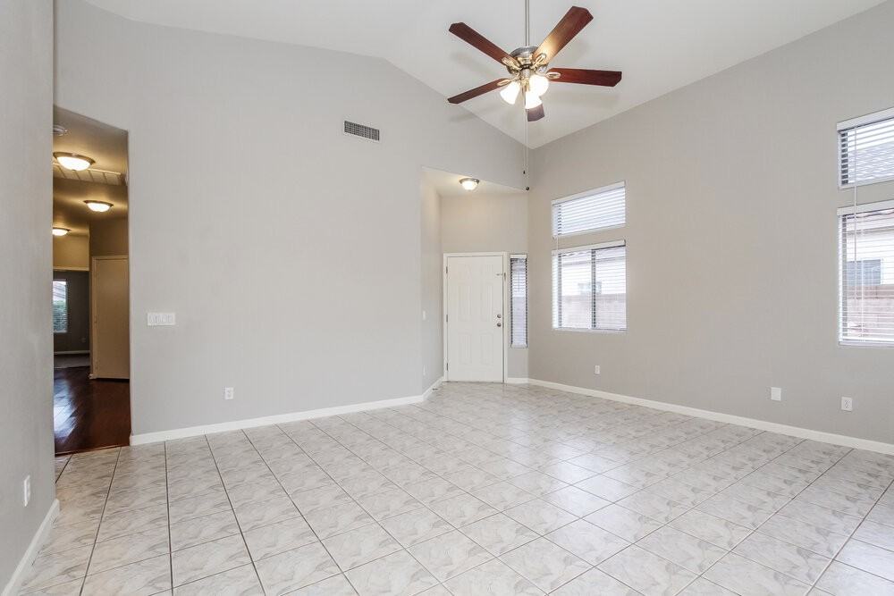 14510 N 87th Ave - Photo 3 of 16