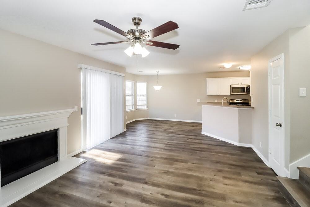 21013 Godolophin Ct - Photo 4 of 17