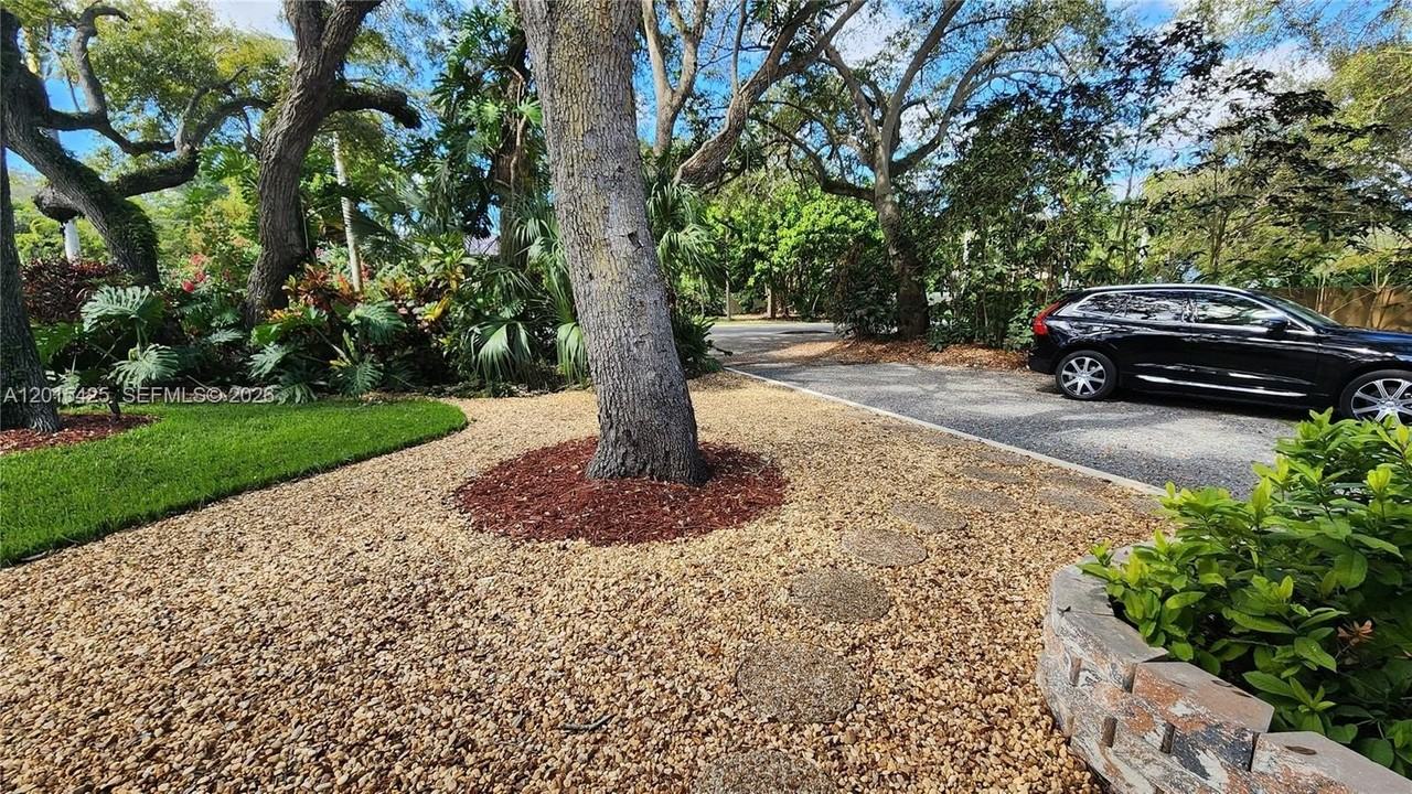 16575 Old Cutler Rd #16575 - Photo 4 of 29