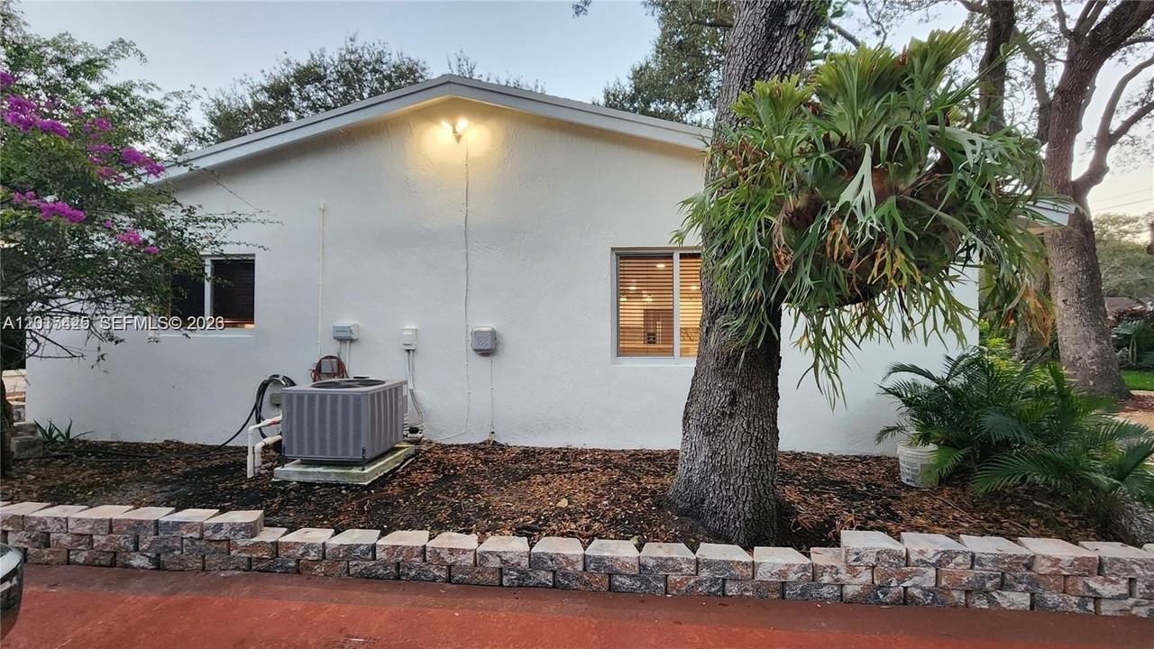 16575 Old Cutler Rd #16575 - Photo 6 of 29