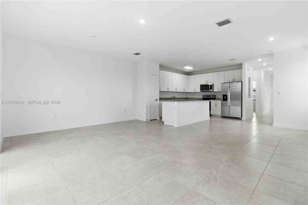 22352 Sw 115th Ct #22352 - Photo 5 of 38