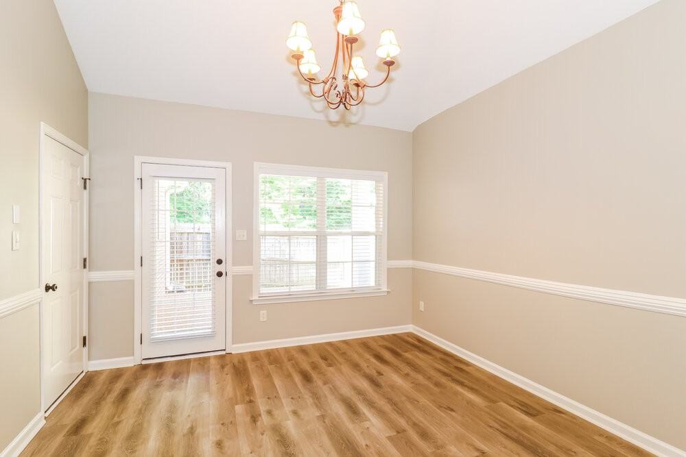 10178 Morning Hill Dr - Photo 6 of 16