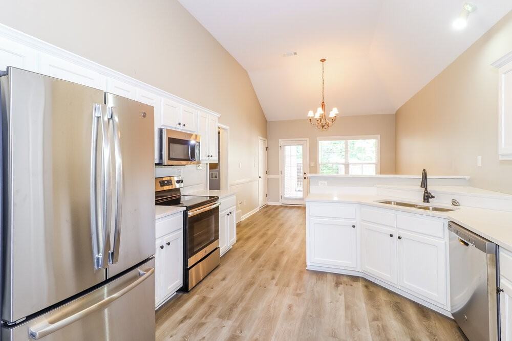 10178 Morning Hill Dr - Photo 7 of 16