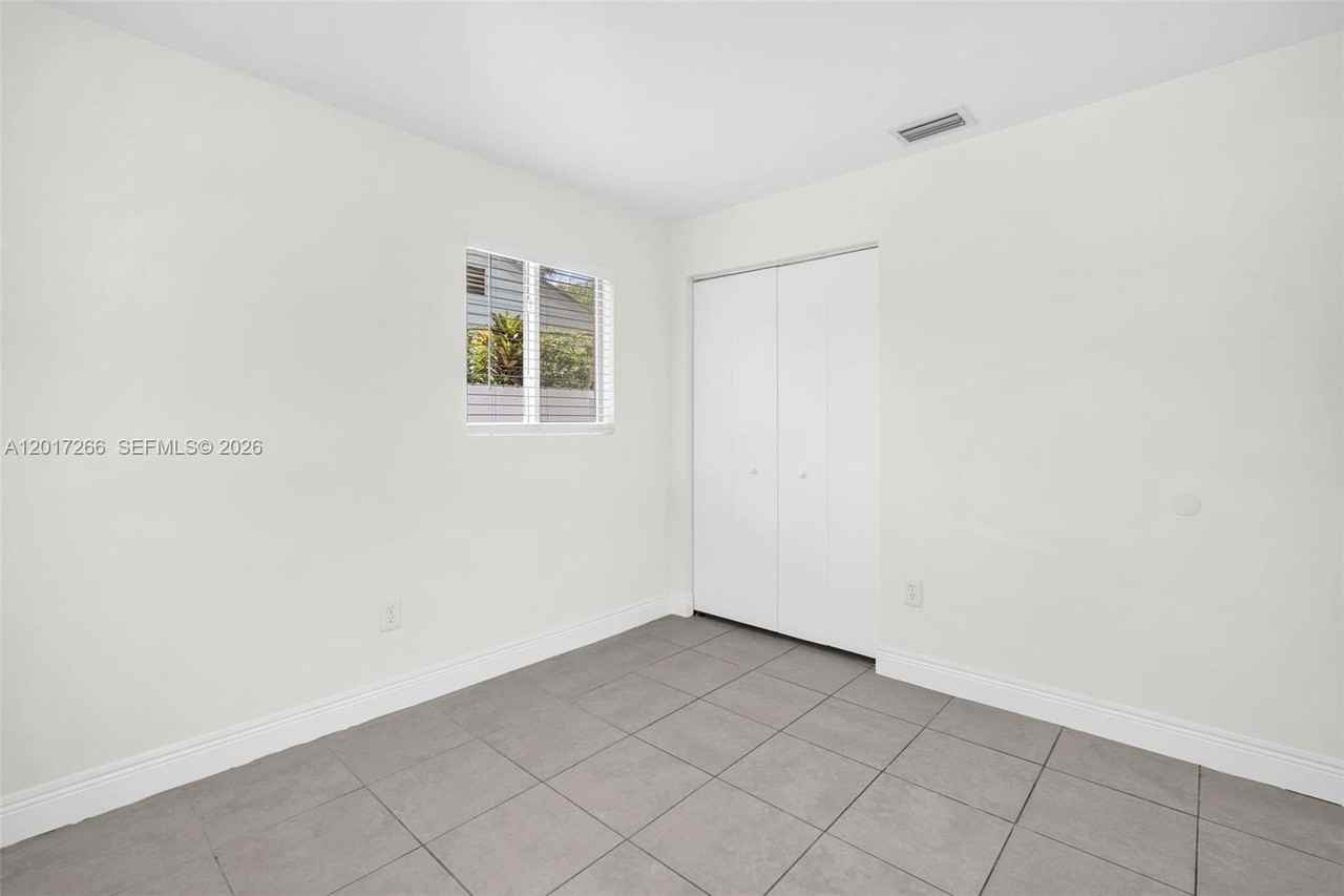 1550 Ne 131st Ln #1550 - Photo 5 of 27