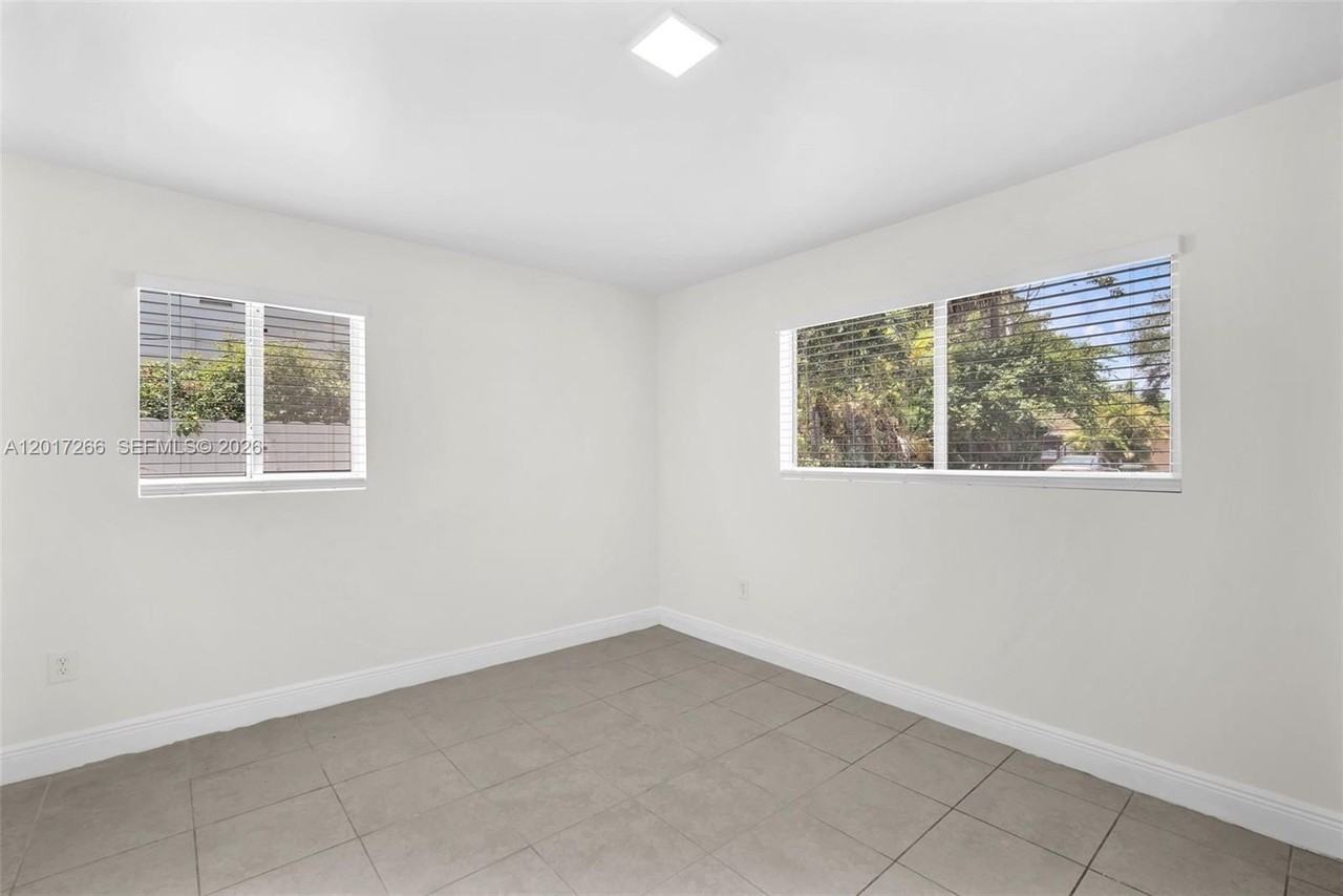 1550 Ne 131st Ln #1550 - Photo 7 of 27