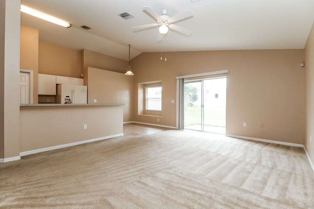 3843 Lockridge Dr - Photo 2 of 16