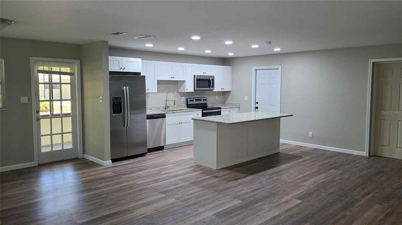 4611 W Villa Rosa St - Photo 4 of 22